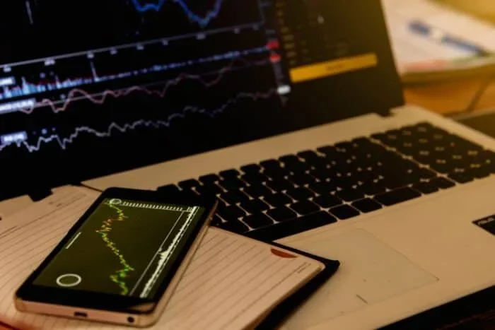 Digital 100: Tutorial, Estrategias y Mejores Brokers
